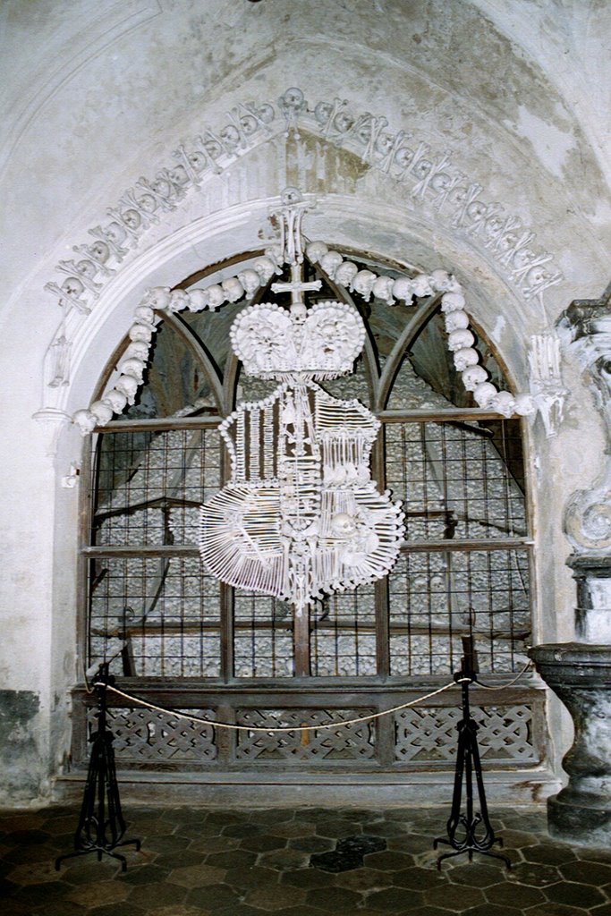 2003-02-14 (20) Sedlec Ossuary by Robert Steinmetz