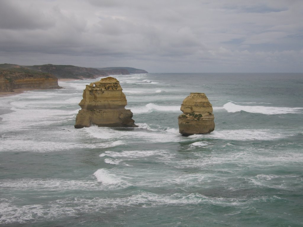 AUSTRALIA, VIC, Great Ocean Road, Twelve Apostels Marine NP by cvogt