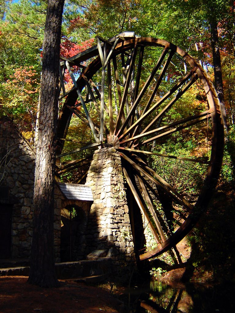 Water wheel at Berry Collage by treesaints