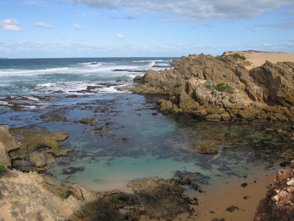 AUSTRALIA, VIC, Great Ocean Road near Port Fairy by cvogt