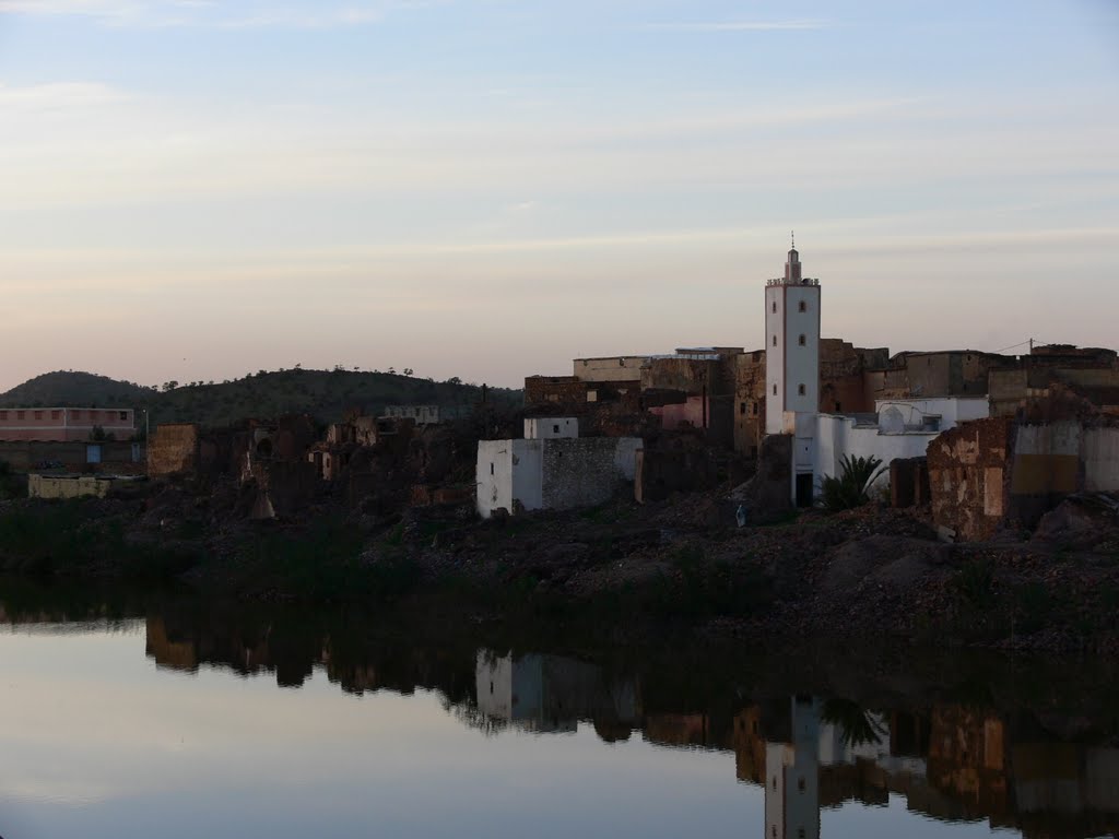 Village dans l'Anti Atlas marocain by Naru Kenji