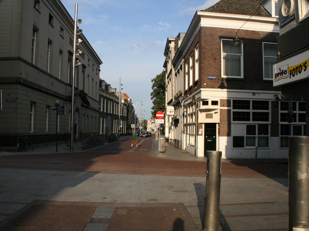 Hinthamerstraat noord Den Bosch by Richard van den Brin…