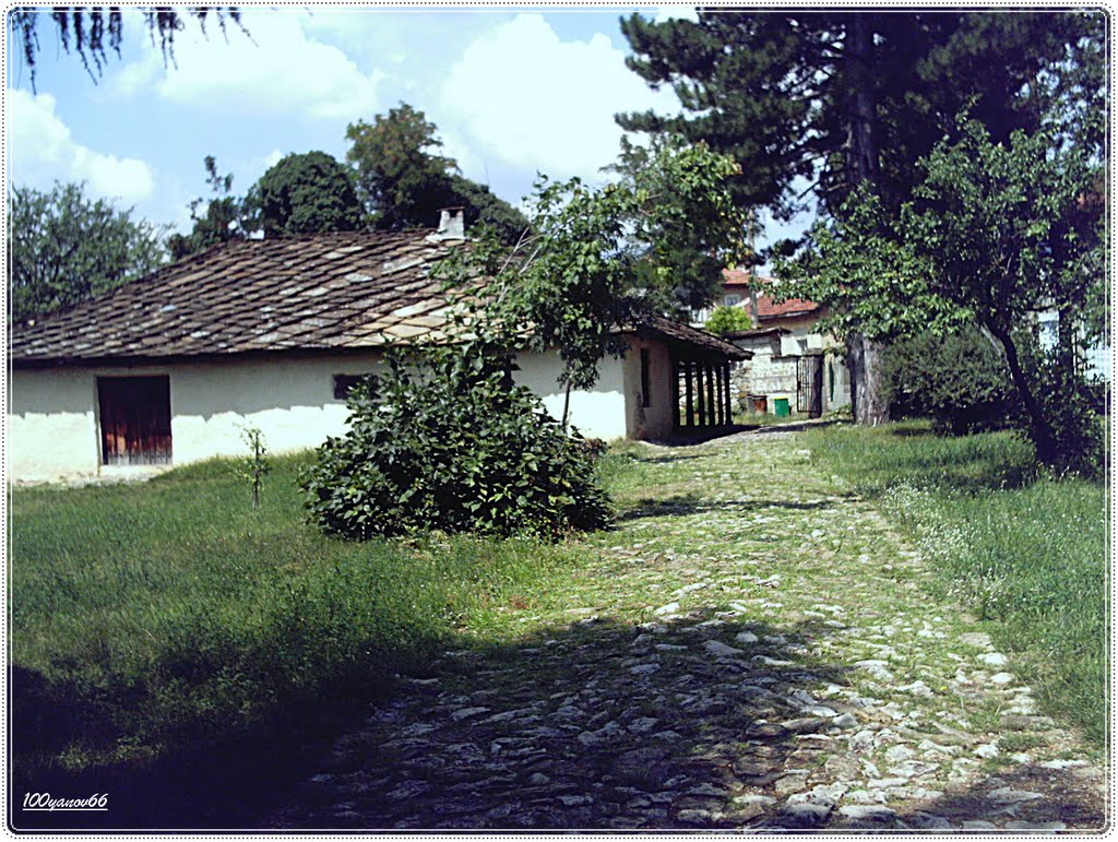 В двора на Къкринското ханче / In the yard ofthe inn Kakrinsko by Stefan 100yanov