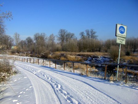 Winterliche Idylle auf Oder-Neiße-Radweg by helios216