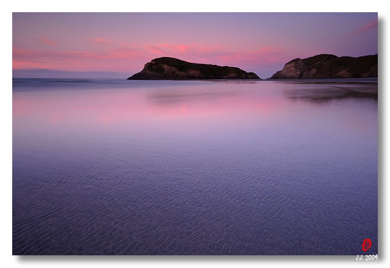 Wharariki Beach by jonzzzSH