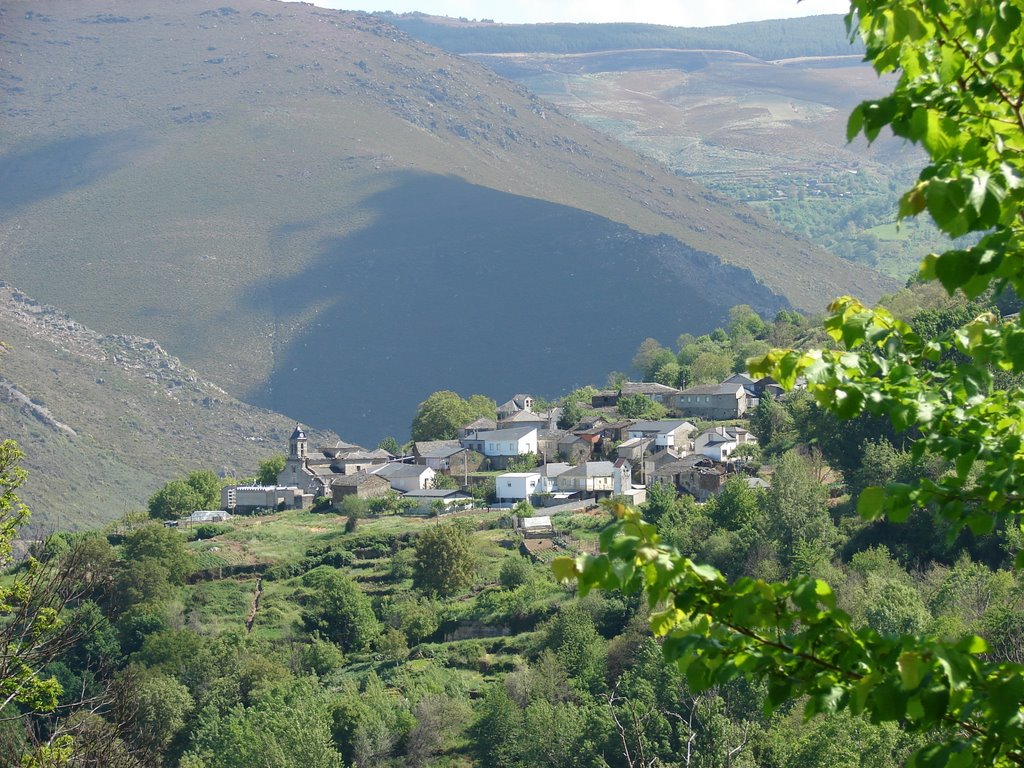 San Martiño dende Celavente by laura&paula