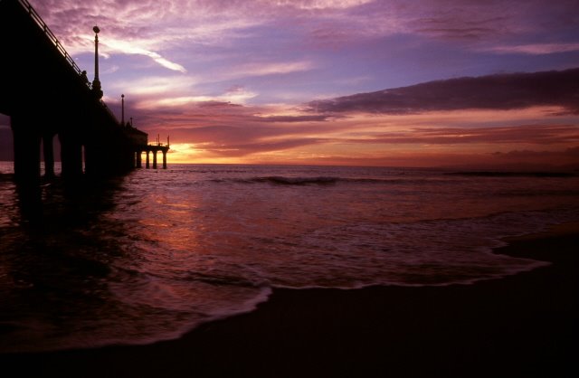 Manhattan Beach by Rquesada