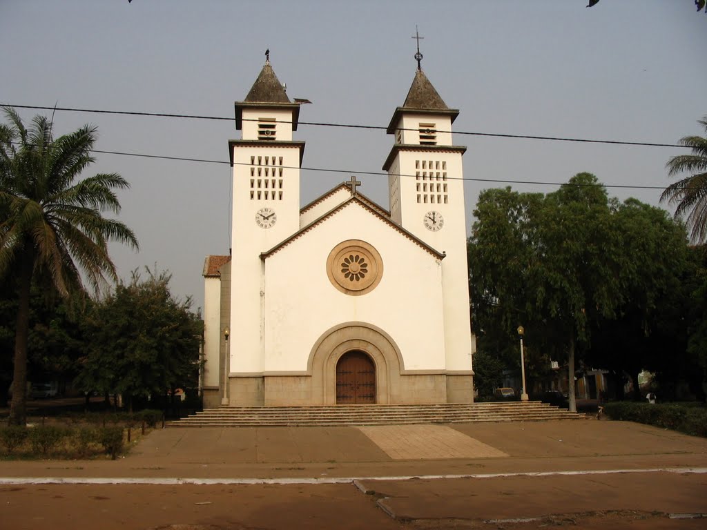 Cattedrale di Bissau by guineabissaufoto