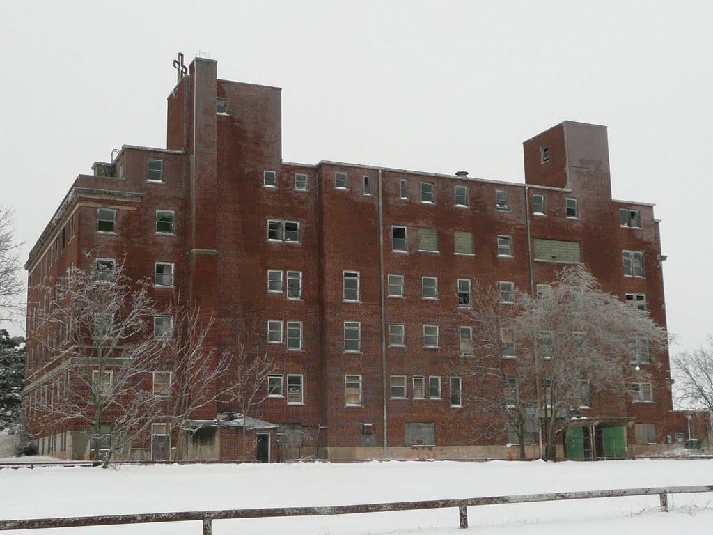 2010_01-31_Guthrie Oklahoma_P1100880_1925 Logan County Memorial Hospital by lightbenders