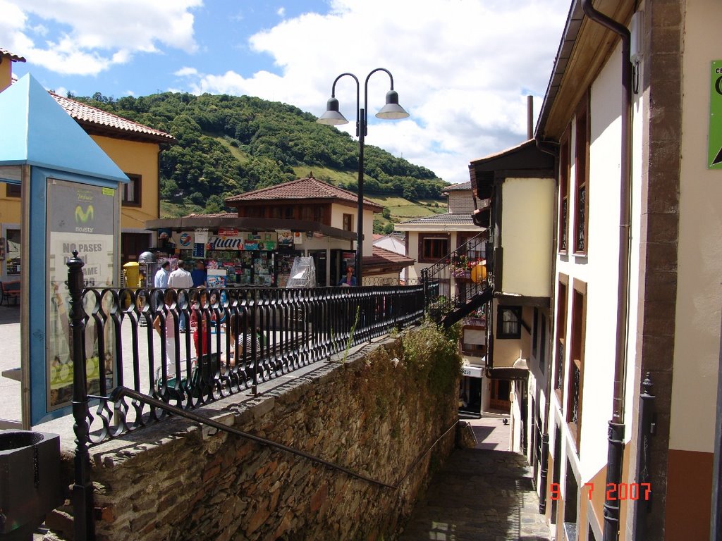 Bello rincón de Cangas by Jesús González