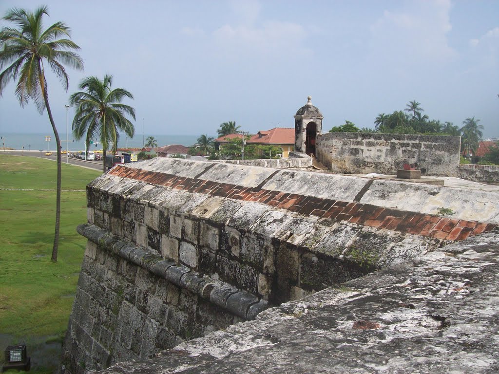 Vista parcial de la muralla de Cartagena de Indias-Colòmbia. by Jordi Font Bayó