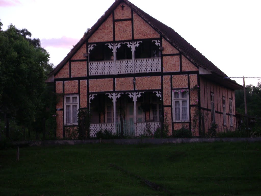 Casa Estilo Chaimel - Braço do Trombudo by Angelo Carlos Ronchi