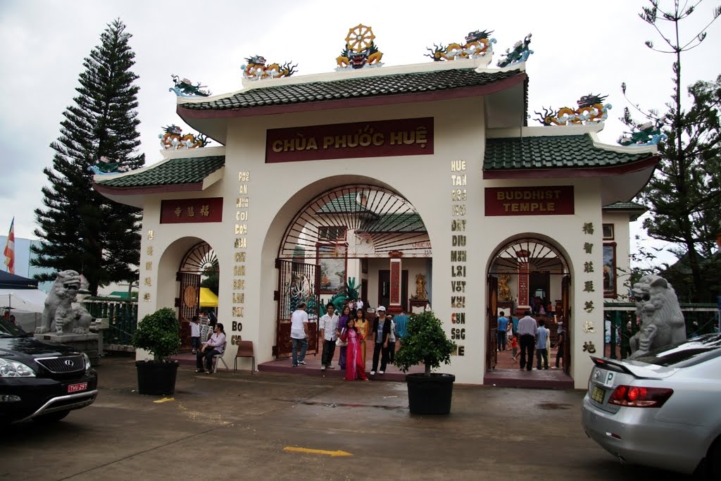 Chùa Phước Huệ - Phuoc Hue Buddhist Temple by Tu Nguyen