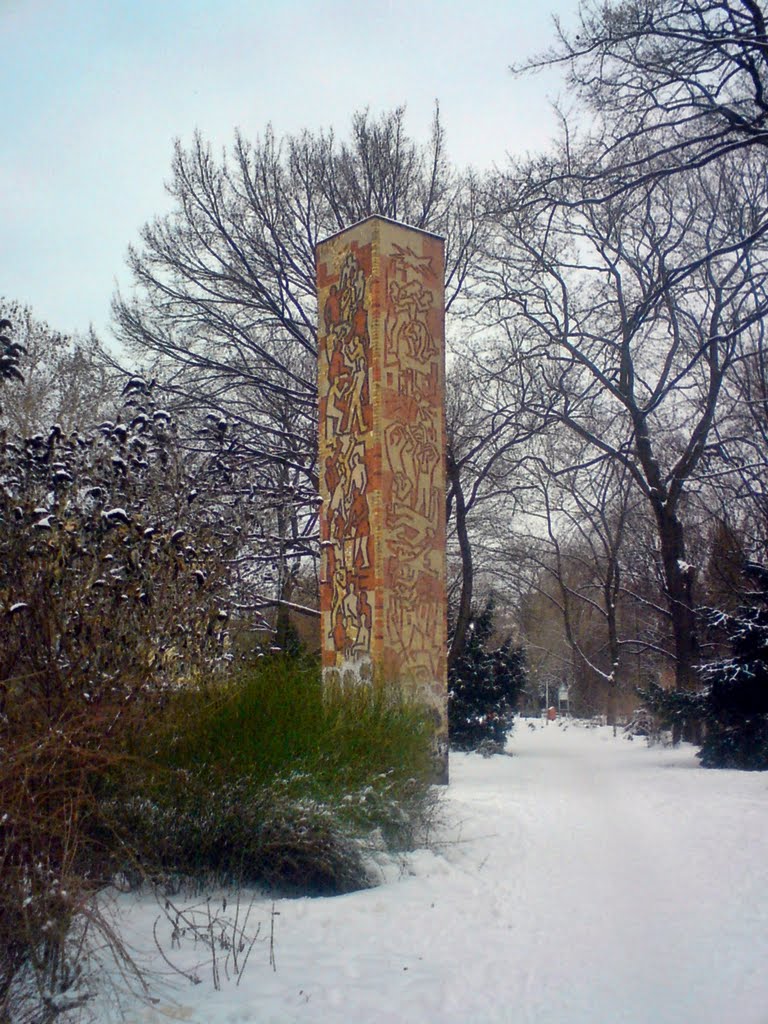 Trümmerschutt Stele by Norbert / Berlin