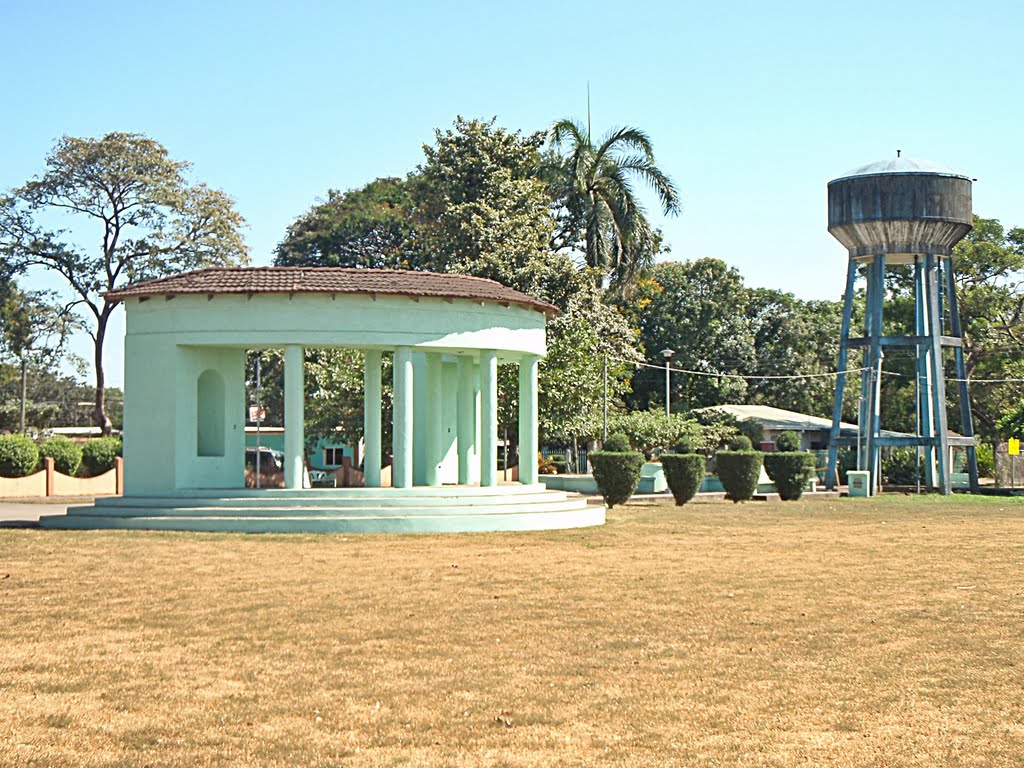 KIOSKO Y TANQUE DE AGUA-PALMIRA-GTE by Yamil Herrera A