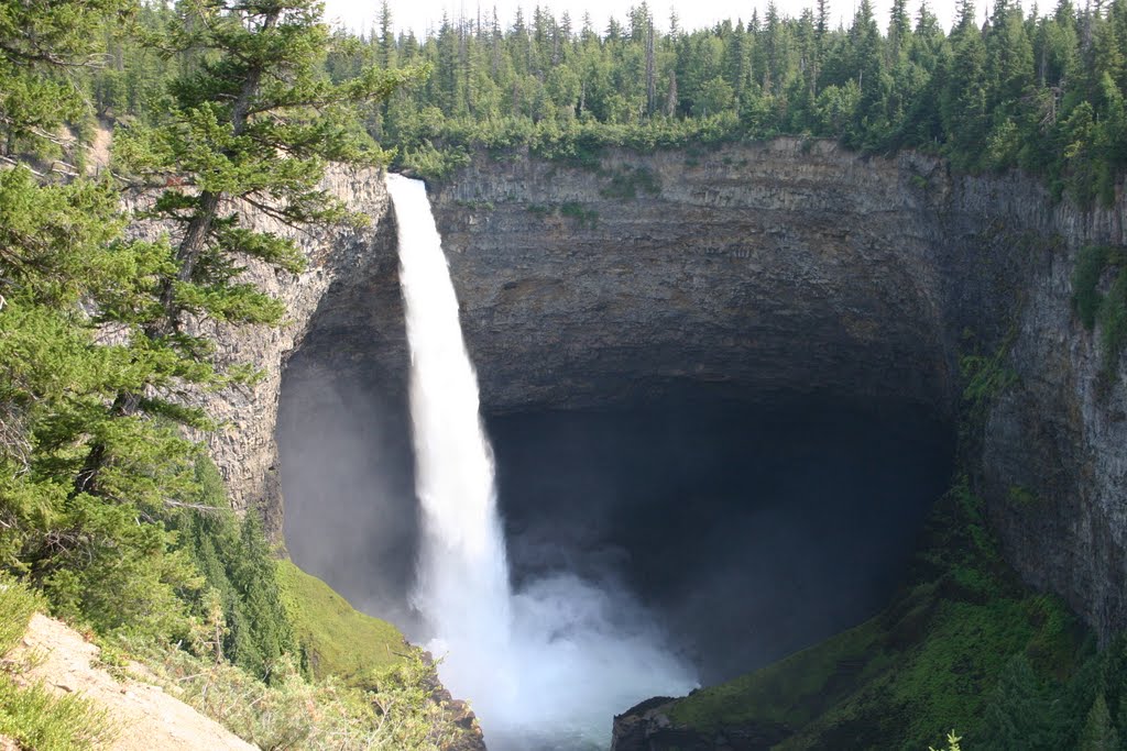 Helmcken falls Wells Grey Parc by www.worldnature-photos.com