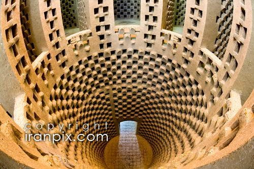 One of Isfahan's most famous Pigeon Towers (Dovecot), Sheikh Saduq Street by ramin dehdashti - Ir…