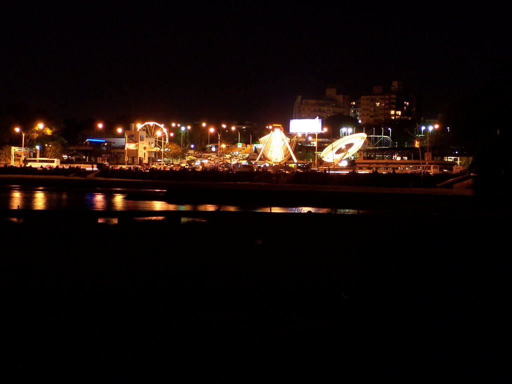 Parque Rodó en la noche by Pablo A. García