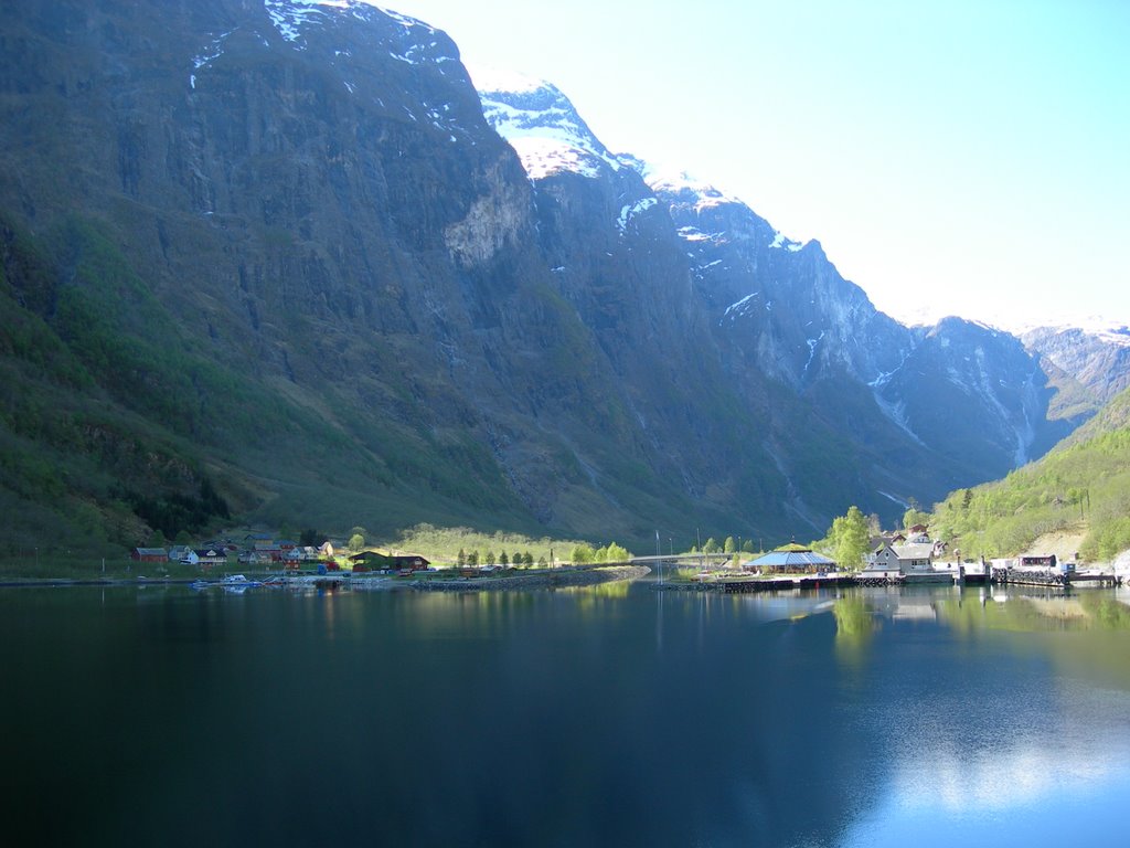 Gudvangen seen from ferry by Olivier Vuigner