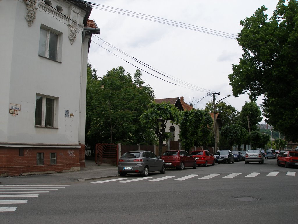 Košice Lofflerova ulica 05.2006a by Pavel Titl