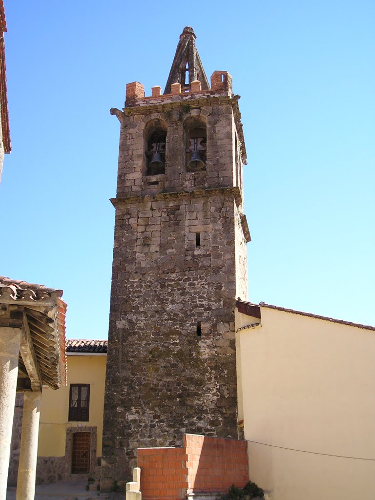 Torre de Pasarón de la Vera. Mayo de 2005 by viajeroandaluz