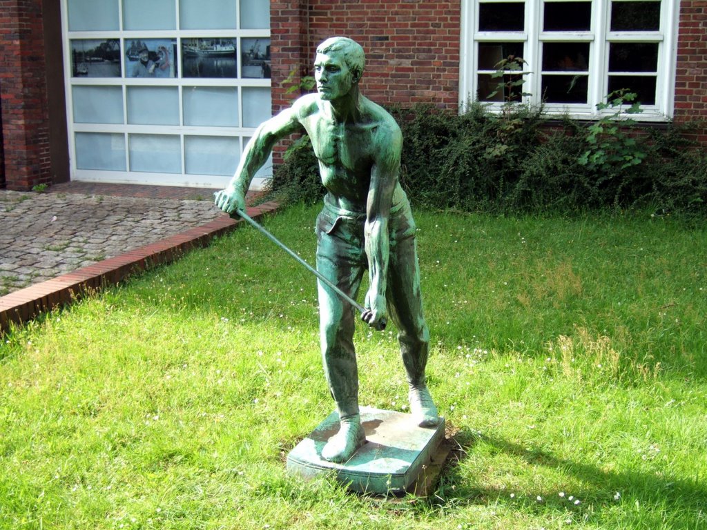 "Eisengießer" (1918) Gerhard Janensch, alter Standort by SGH