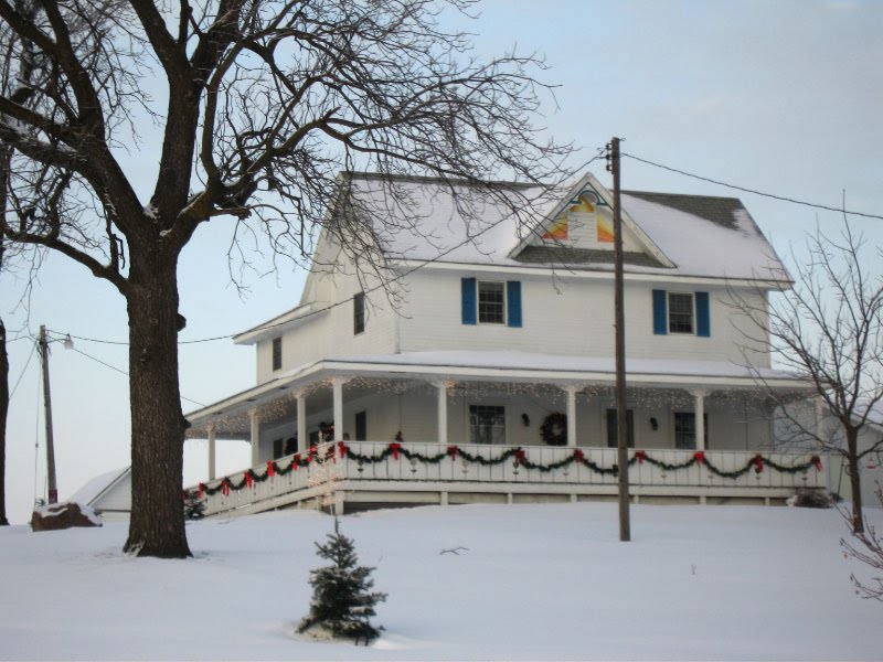 Iowa Farmhouse by Dale Roberson