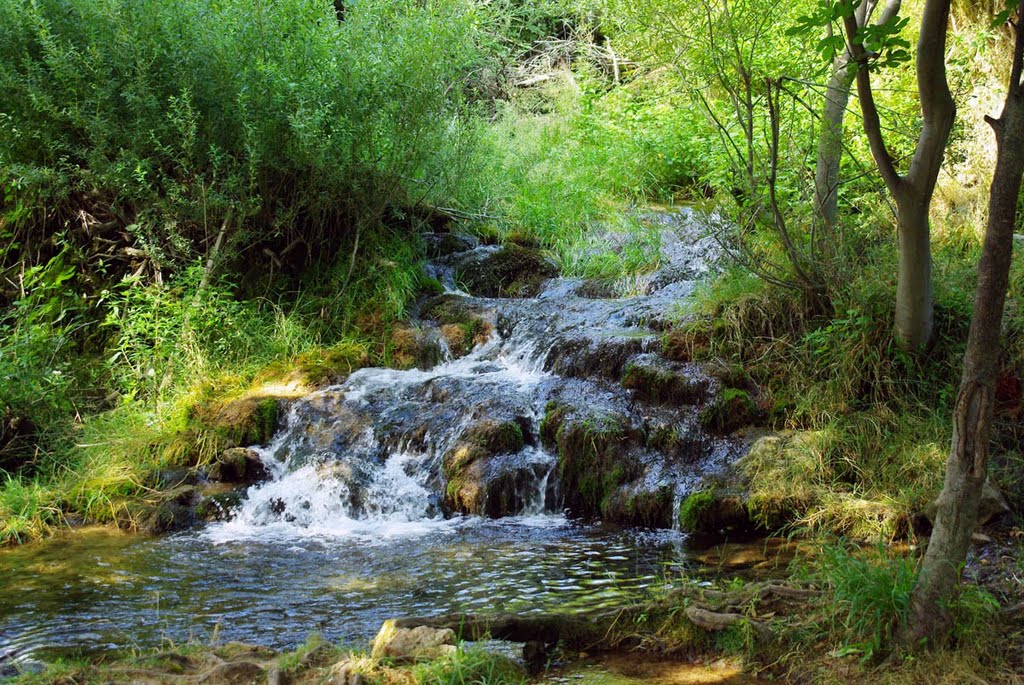 Berberi Buk waterfall by -NeveN-