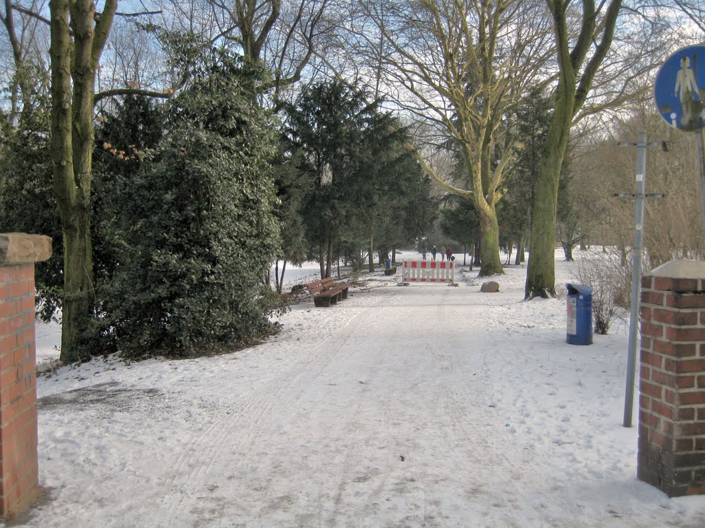 Zugang böniger park(johanniterstr.) by der  Schatten