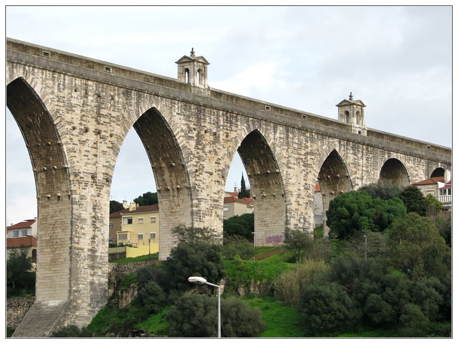 Aqueduto das Águas Livres by Barragon