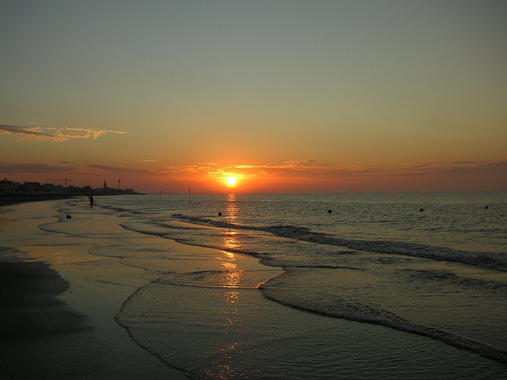 Sunrise in Caorle (Caorle, Italy) by george.stan