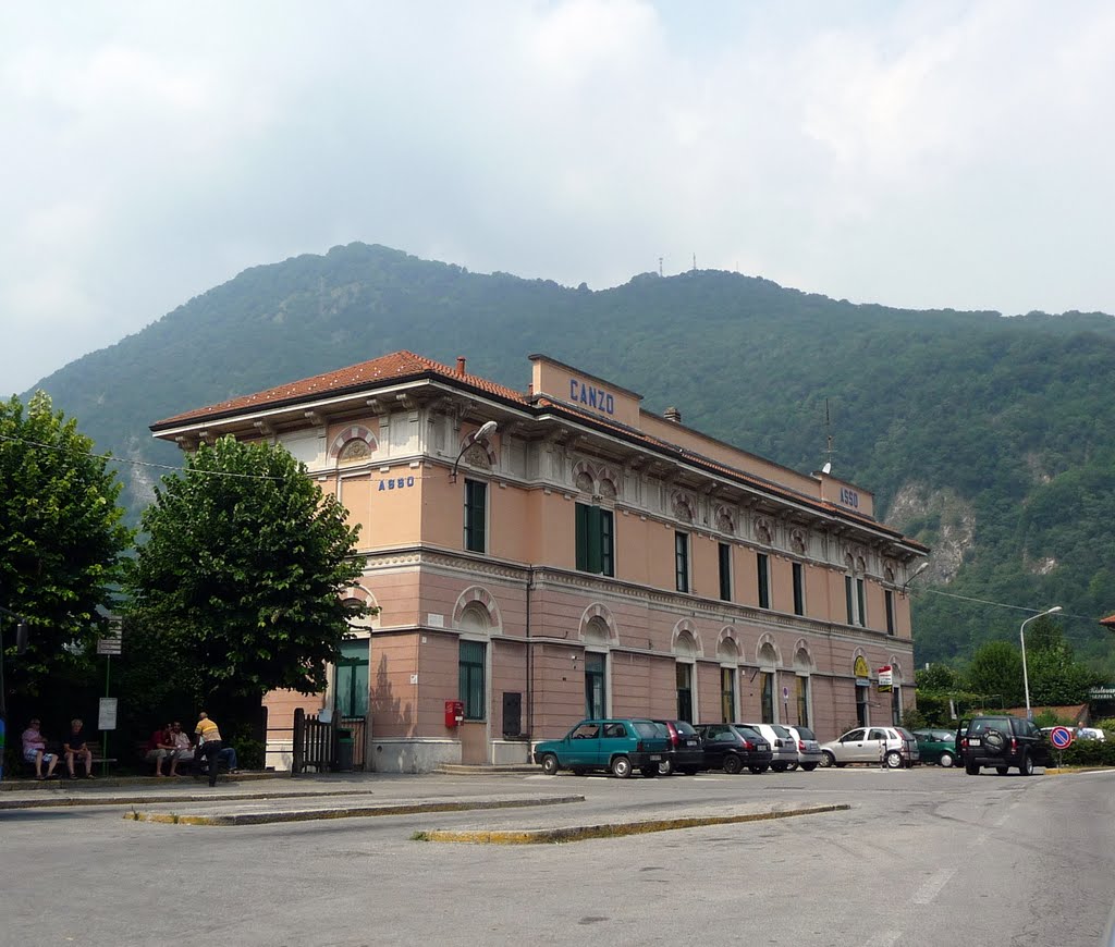 La Stazione di Canzo-Asso in stile neoclassico (CO) by Ilda Casati