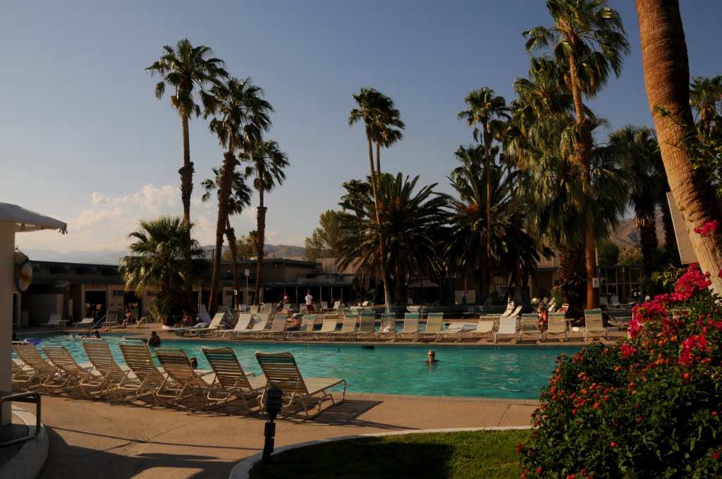 Desert Hot Springs; End of the afternoon by Phil Nieto