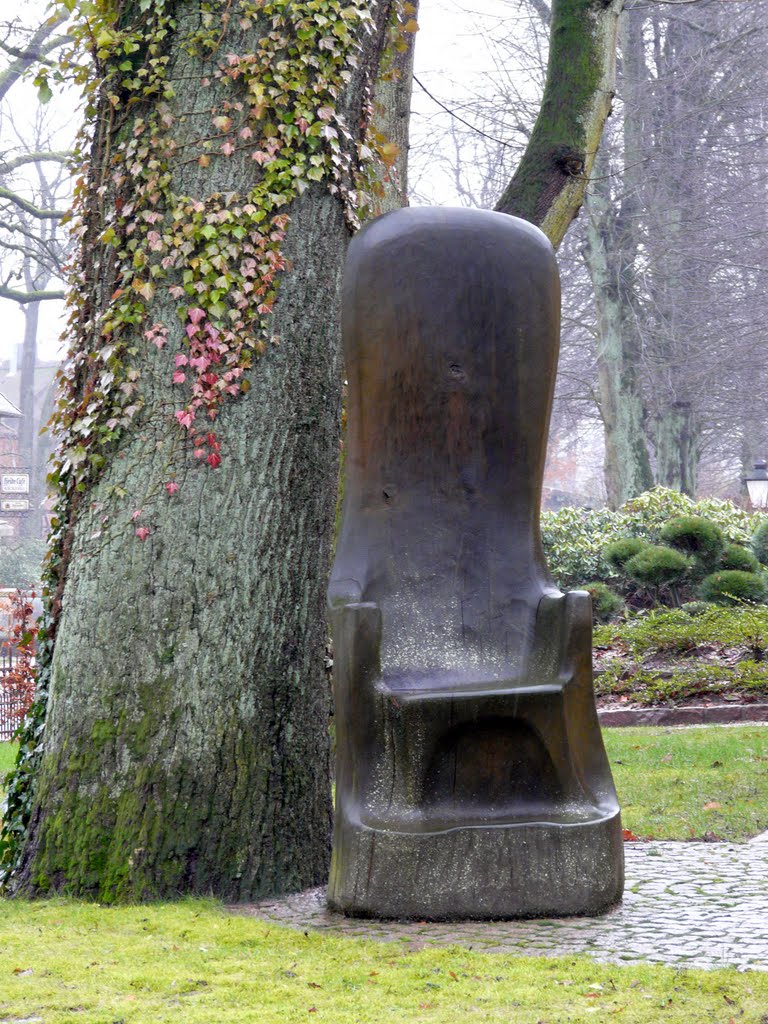 Germany_Lower Saxony_Heath of Lueneburg_Egestorf_big wooden chair_P1020176.JPG by George Charleston