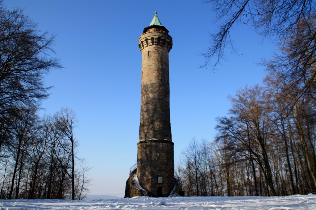 Humbergturm im Schnee by Validierer