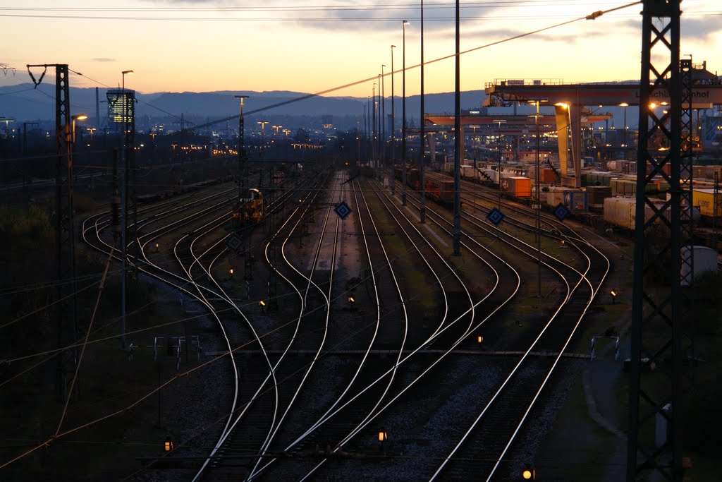 Güterbahnhof Weil by mathiashaydt