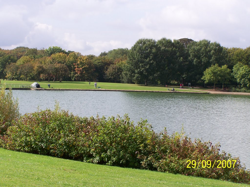 Fairlands valley by locks