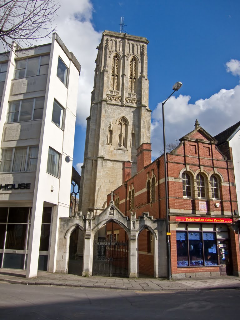 Leaning Tower of Temple Church 2010-02-20 by wambam23