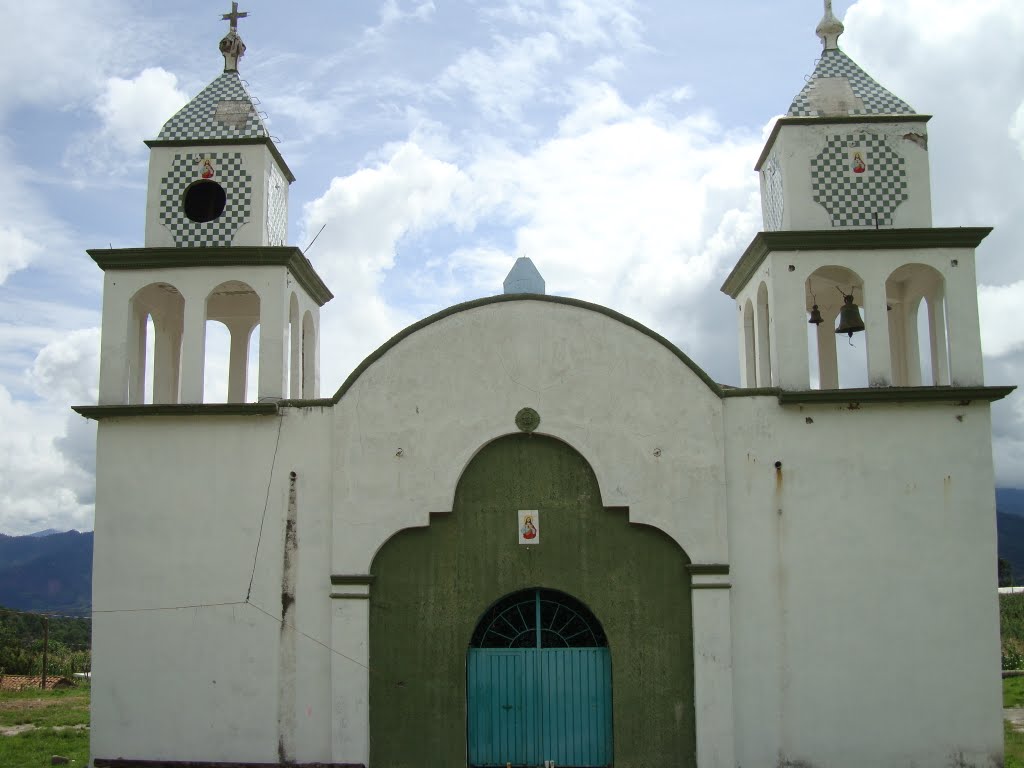 Iglesia de Tepecocatlán by Ricardo Llamas