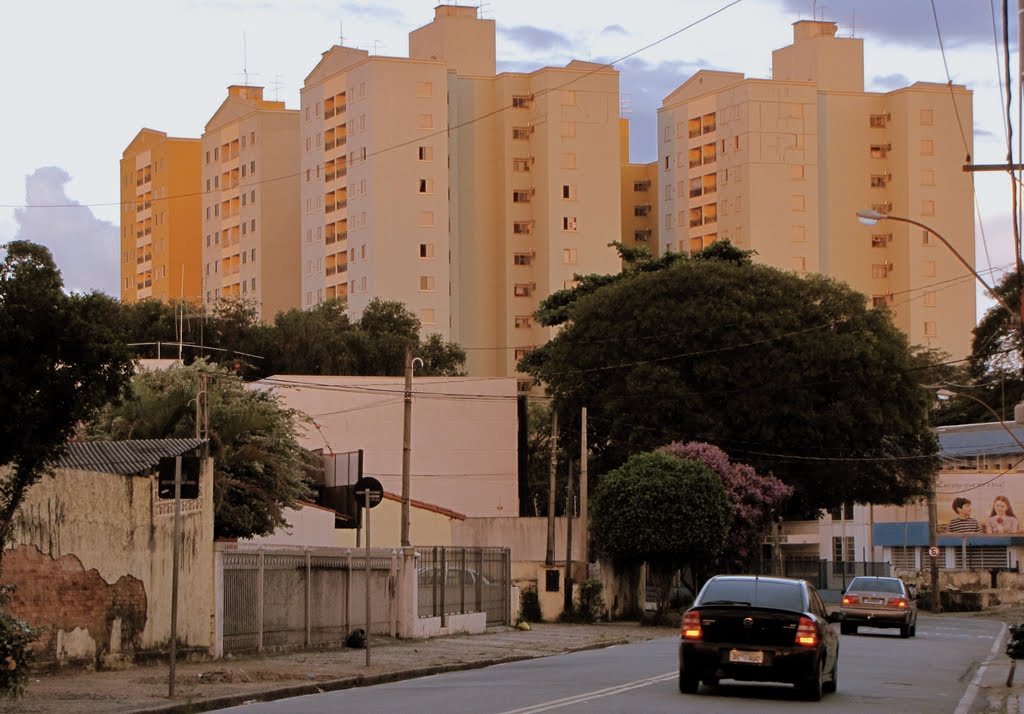 Condominium by Cássio Esashika Leone Porto