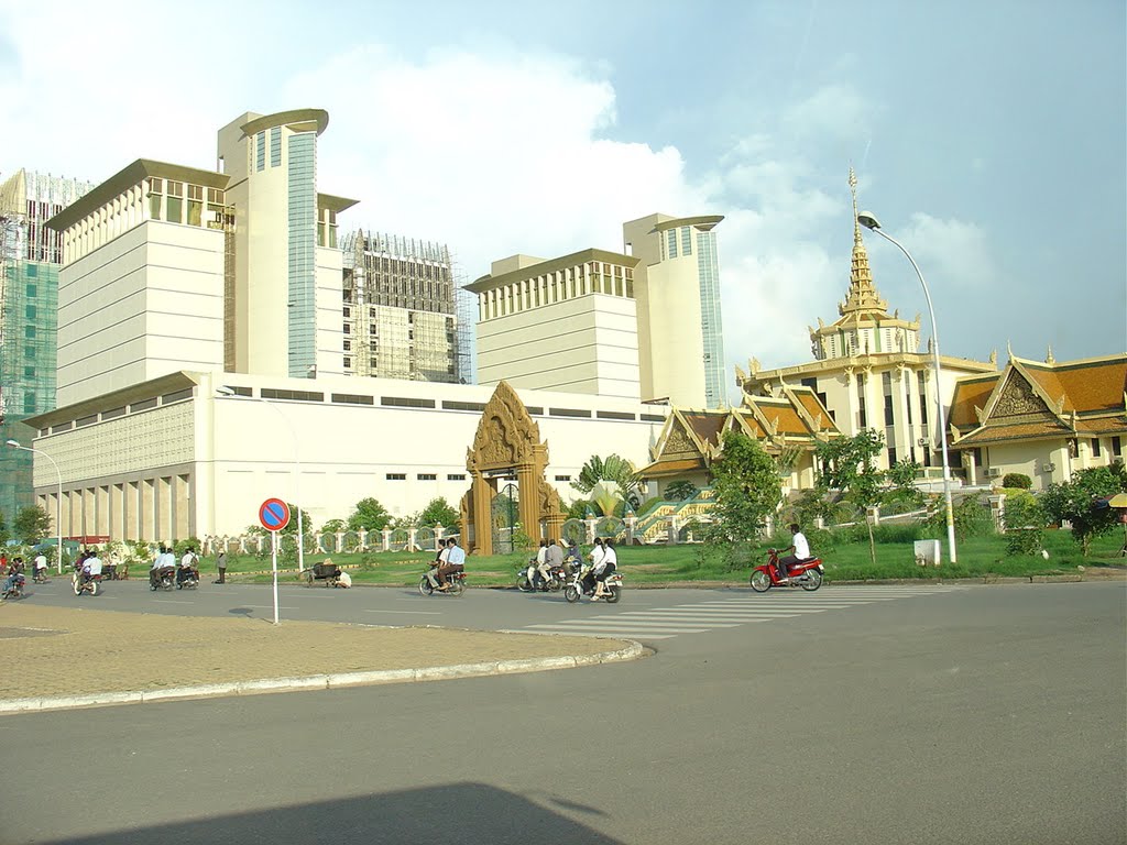 Phnom Penh - Buddhist institute and Naga world Hotel & casino by Paul HART