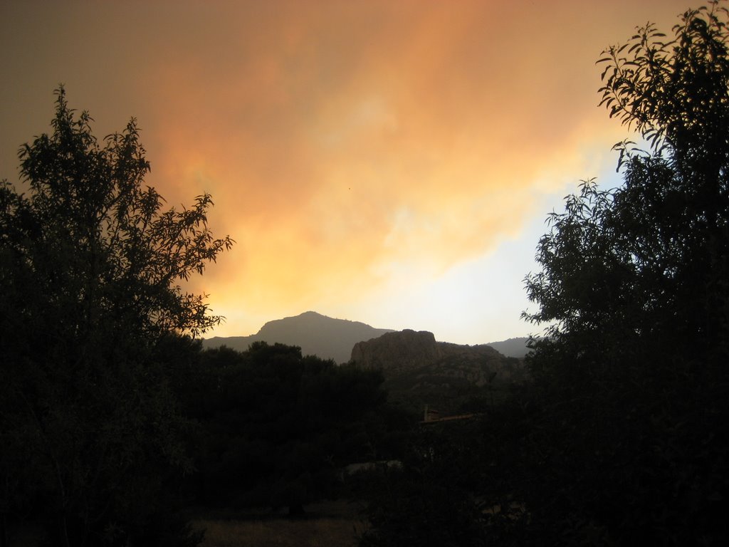 Parnitha on fire 28 June 2007 - Η Πάρνηθα στις φλόγες by Phaethon