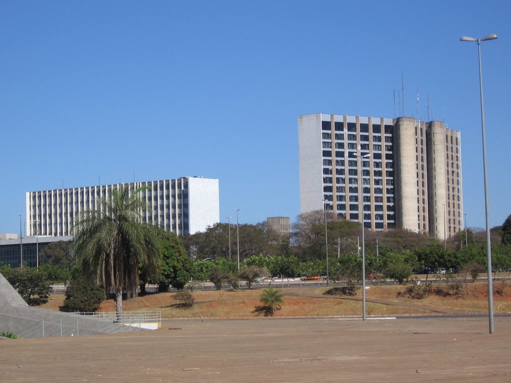 Anexo do Palácio do Buriti, visto do Ginásio Nilson Nelson by LuisDantas