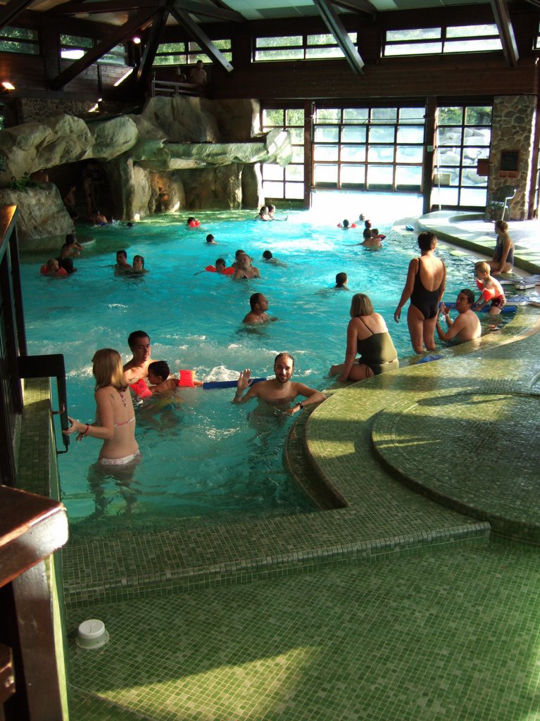 Interno piscina Sequoia Lodge by perbaccolino