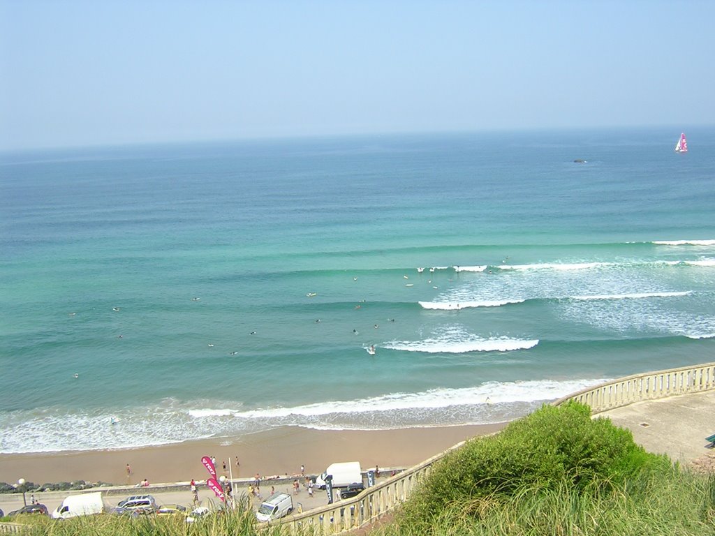 Playa en Biarritz by Roberto Abizanda