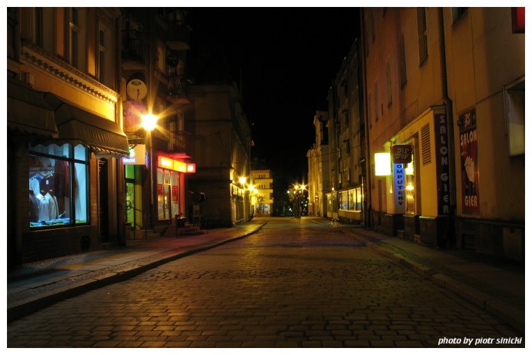 Brzeg at Night by Piotr Sinicki