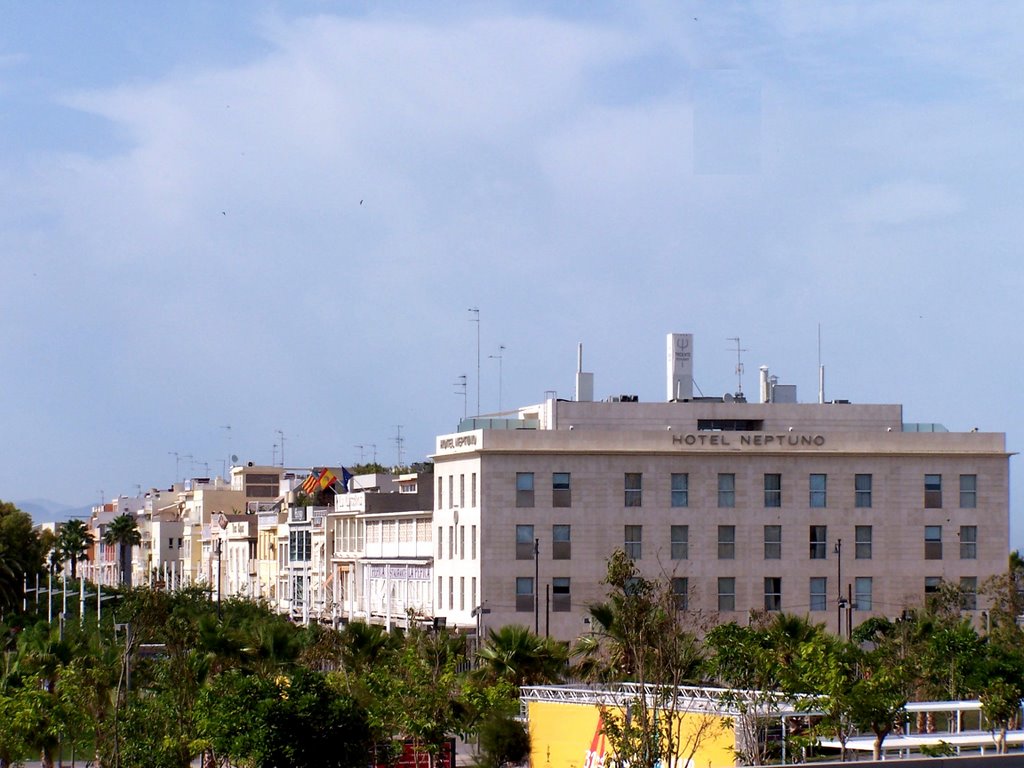 Hotel Neptuno by Leo Weber