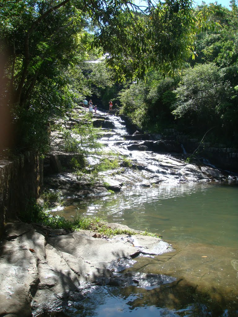 Cachoeira na Costa da Lagoa by Angelo Carlos Ronchi