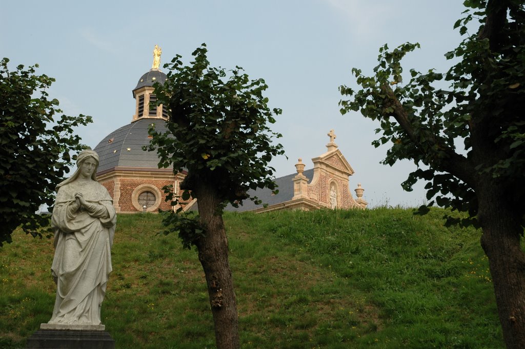 Kapel boven aan "De Muur"van Geraardsbergen by Henk vd Poel