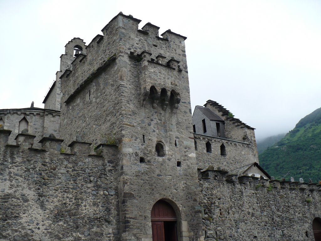 Luz Saint Sauveur Templar Church by p.wassenaar